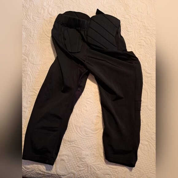 Under Armour men's size Small black football pants, VGUC - Picture 2 of 4